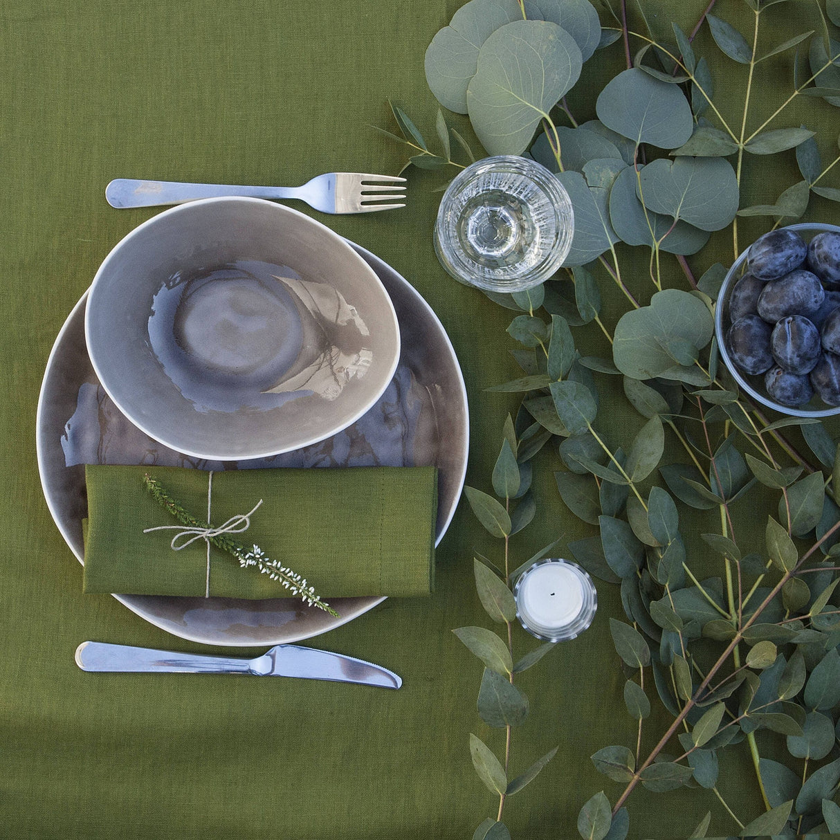 Set of Green Linen Tablecloth and 4 Napkins,Linen Tablecloth and Napkins