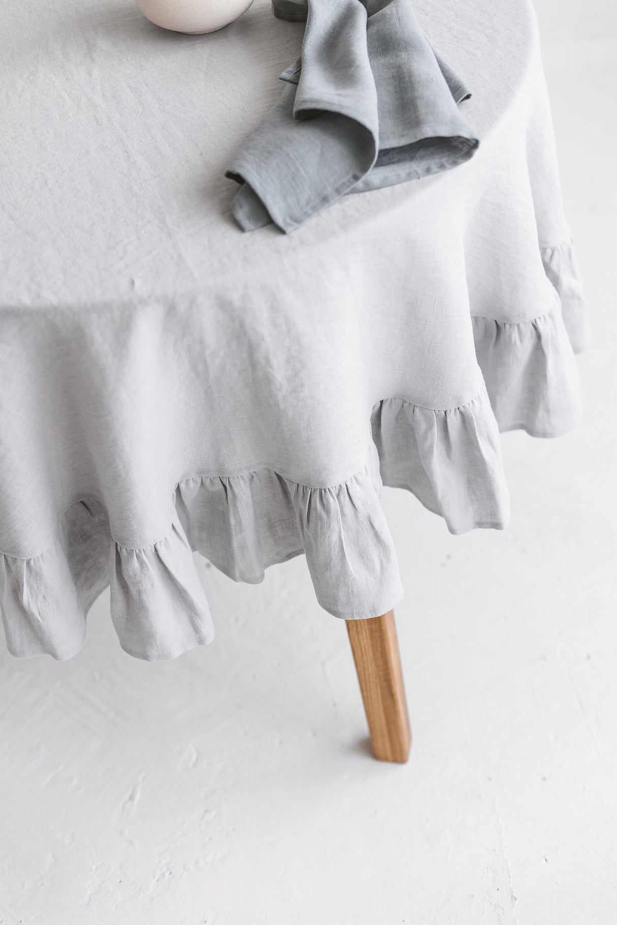 Round Linen Tablecloth With Ruffle,Ruffled Linen Tablecloth