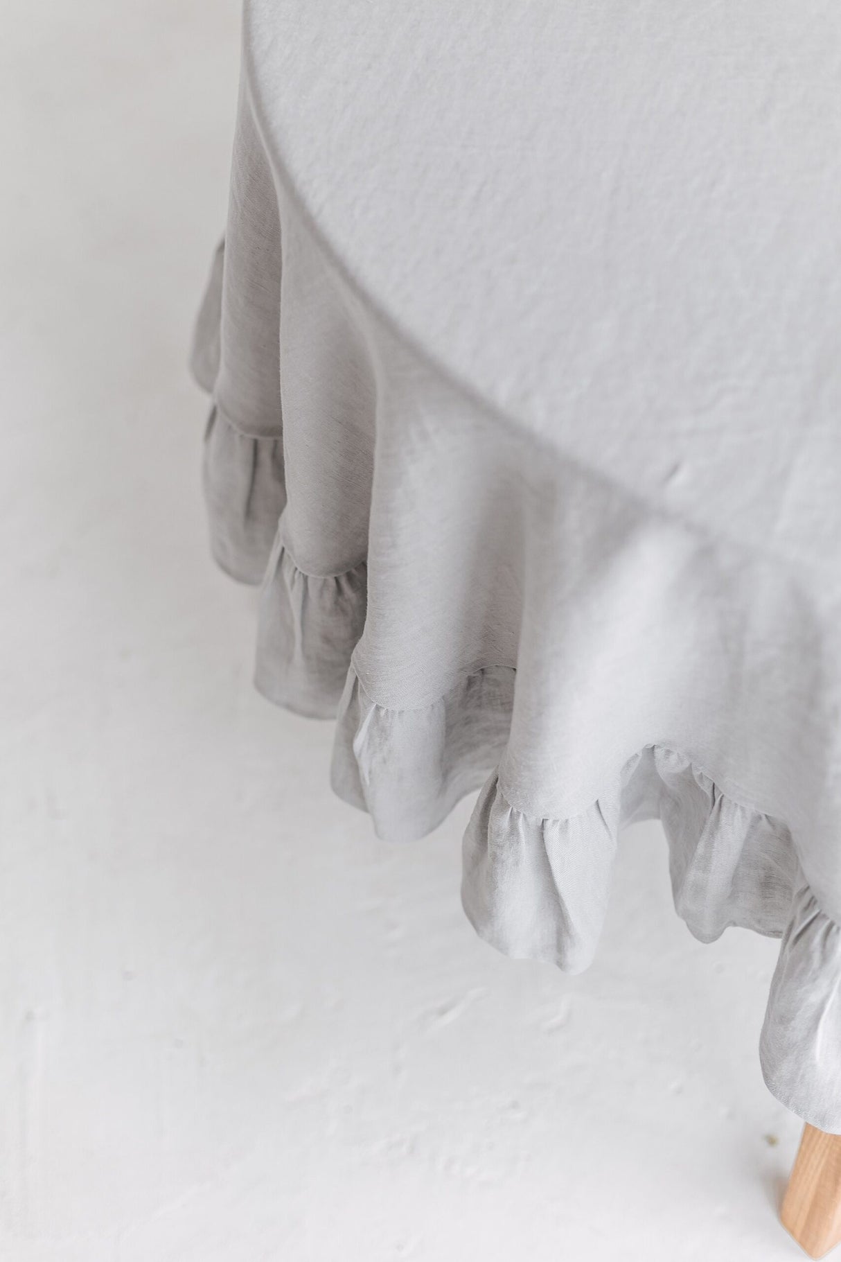 Round Linen Tablecloth With Ruffle,Ruffled Linen Tablecloth