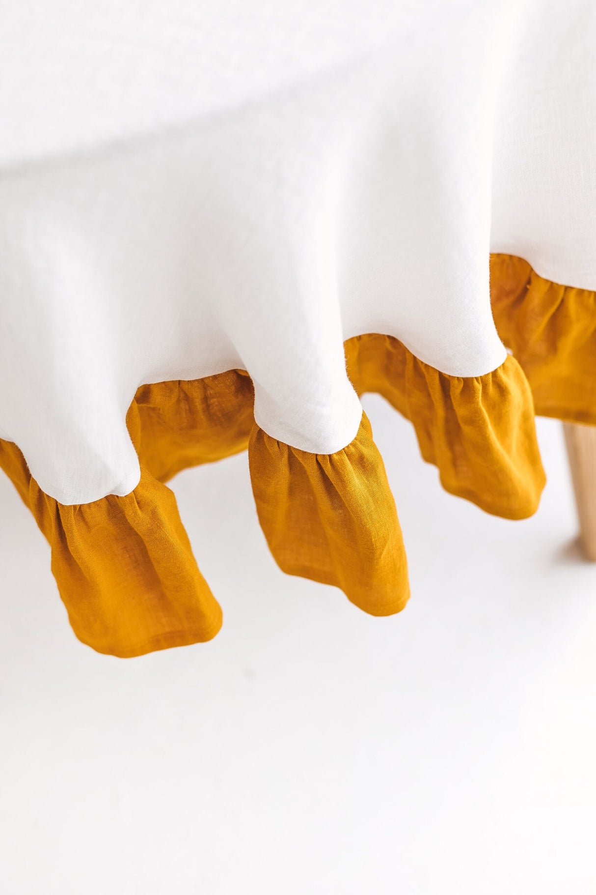 Round Linen Tablecloth With Ruffle,Ruffled Linen Tablecloth