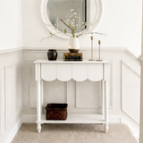 Modern Natural Wood Console Table With Scalloped Edges For Living Room